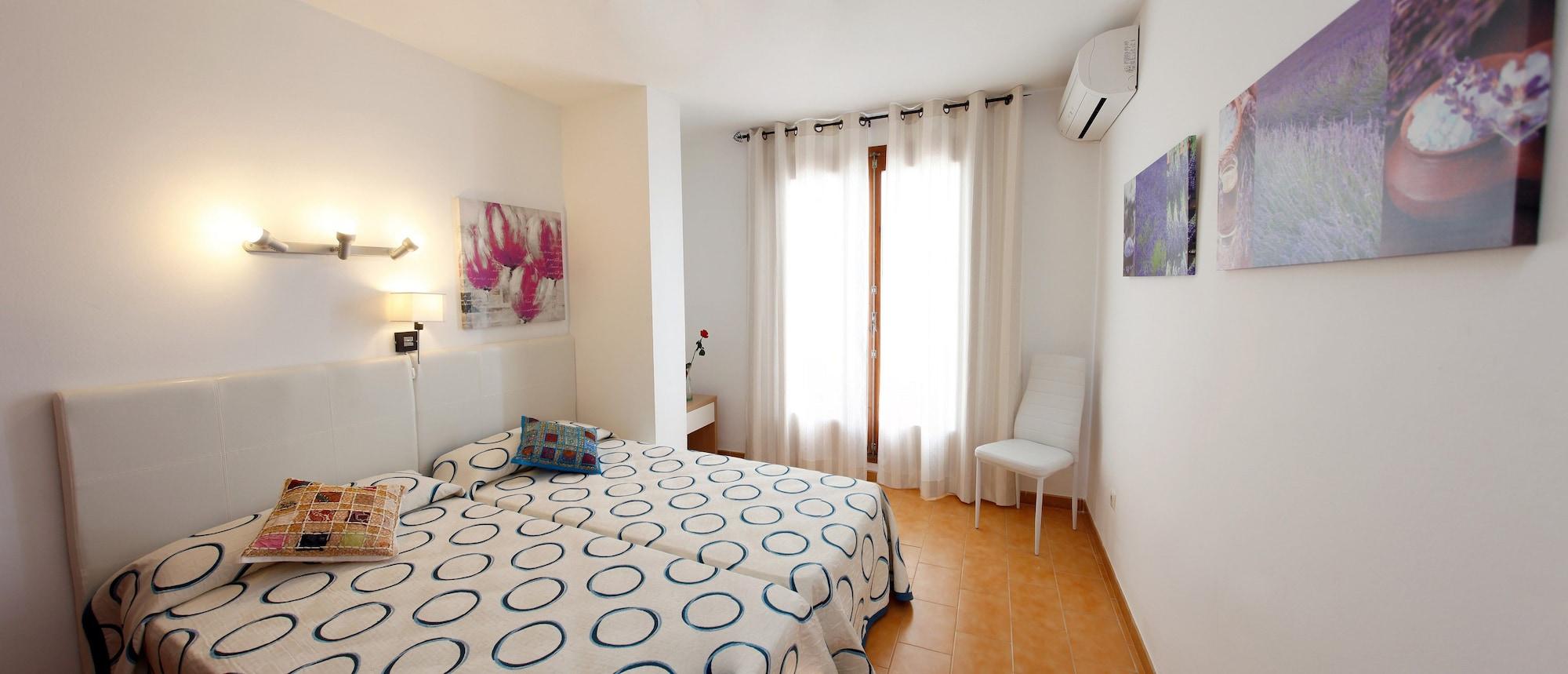 Typic Sandic Apartments Es Canar  Bagian luar foto