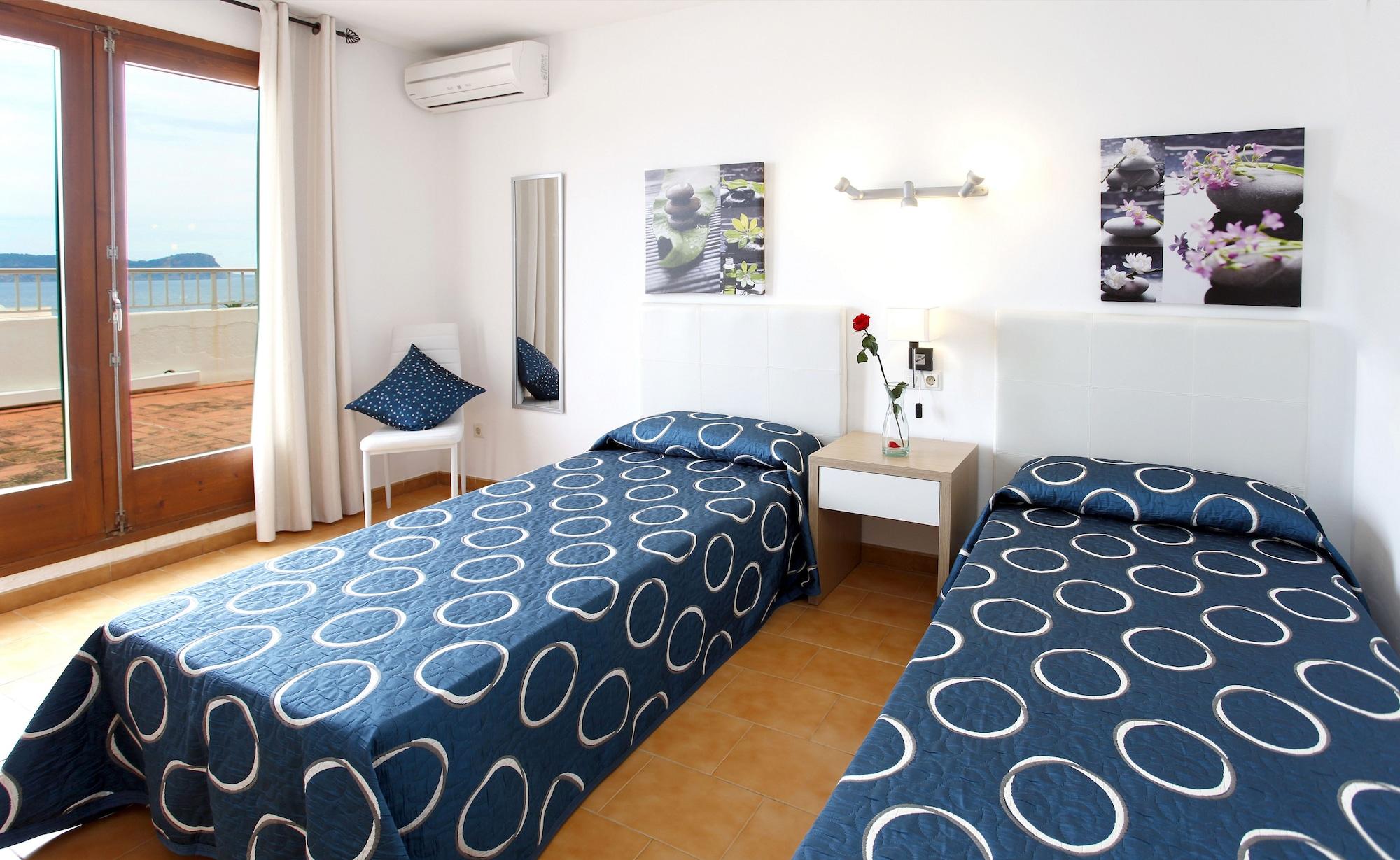 Typic Sandic Apartments Es Canar  Bagian luar foto