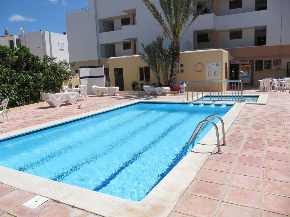 Typic Sandic Apartments Es Canar  Bagian luar foto